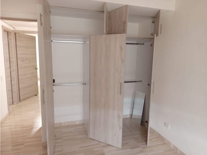 Casa de 5 alcobas en venta en La Ceja, 154 m² · foto 12 de 24