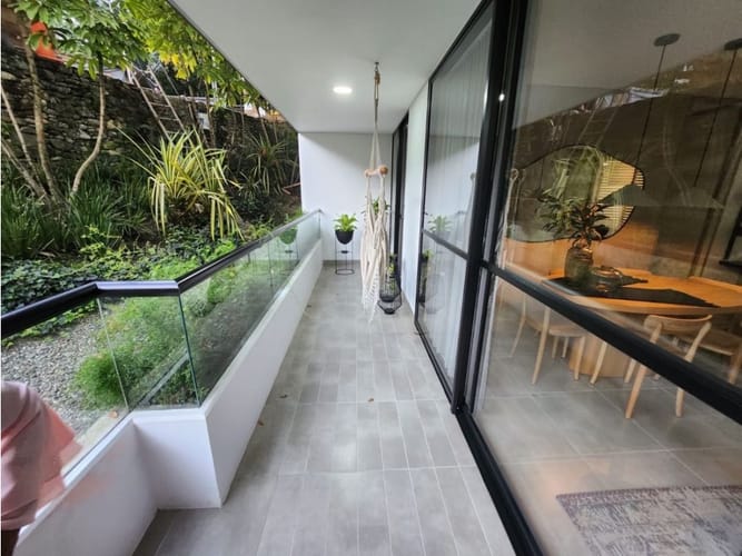 Apartamento de 2 alcobas en venta en El Poblado, Medellín, 89 m² · foto 2 de 22