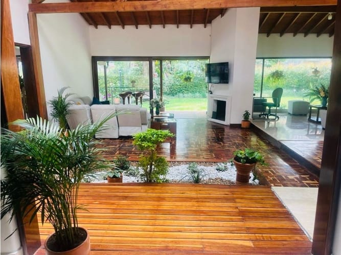 Casa de 4 alcobas en arriendo en Montessori, Envigado, 450 m² · foto 6 de 19