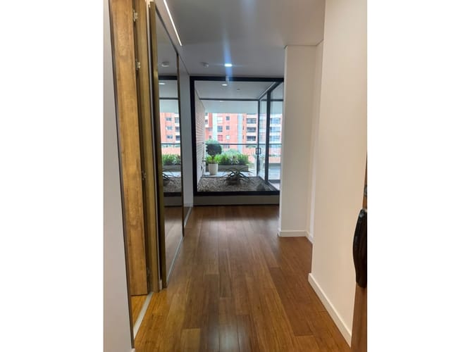 Apartamento de 3 alcobas en venta en El Poblado, Medellín, 200 m² · foto 2 de 24