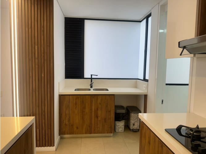 Apartamento de 3 alcobas en venta en El Poblado, Medellín, 200 m² · foto 6 de 24