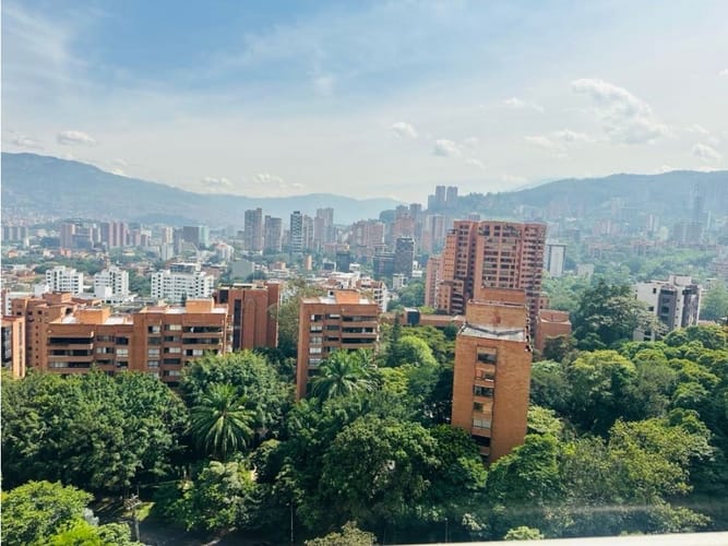 Apartamento de 4 alcobas en arriendo en El Poblado, Medellín, 180 m² · foto 3 de 19