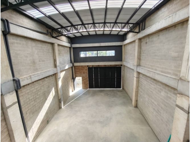 Bodega en arriendo en El Carmen De Viboral, El Carmen de Viboral, 276 m² · foto 2 de 9