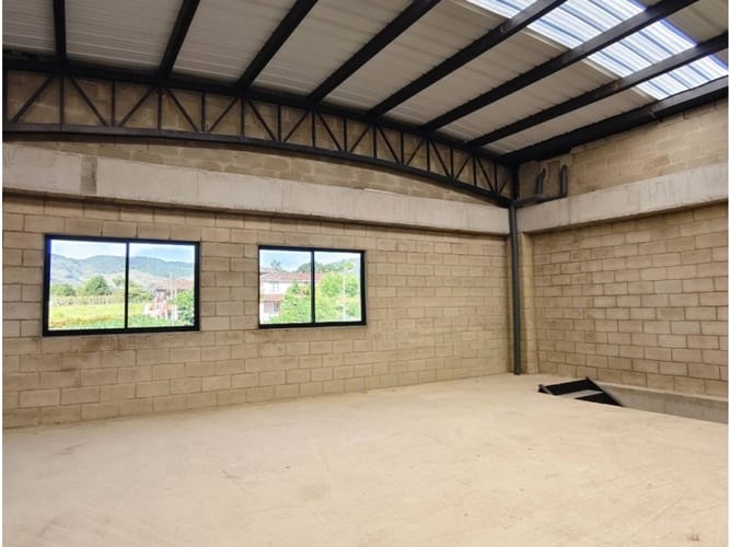 Bodega en arriendo en El Carmen De Viboral, El Carmen de Viboral, 276 m² · foto 3 de 9