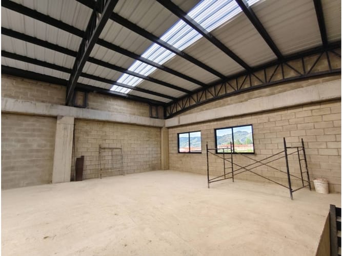 Bodega en arriendo en El Carmen De Viboral, El Carmen de Viboral, 276 m² · foto 4 de 9