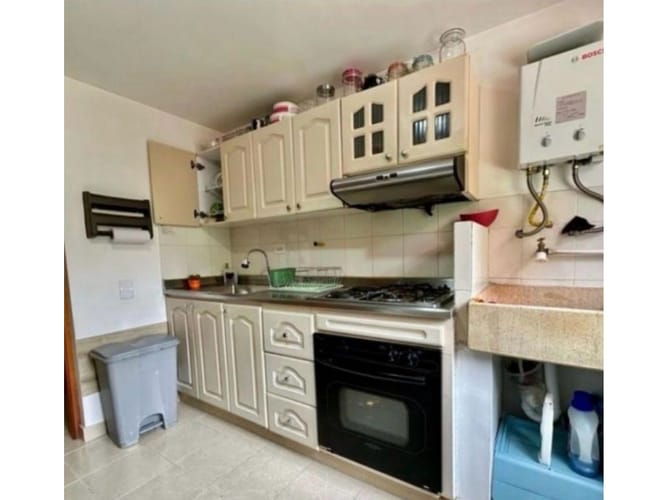 Casa de 3 alcobas en venta en Cañaverales, Itagüí, 139 m² · foto 1 de 21