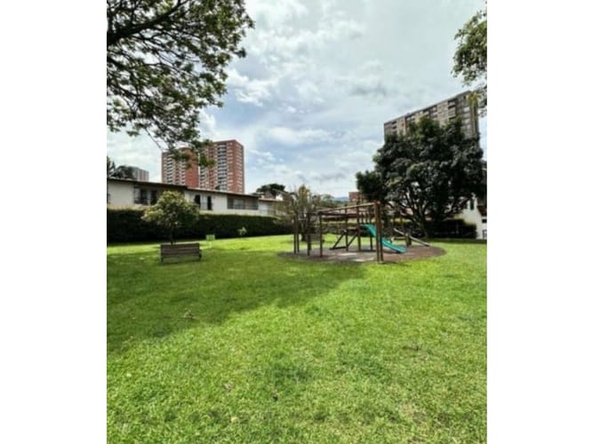Casa de 3 alcobas en venta en Cañaverales, Itagüí, 139 m² · foto 5 de 21