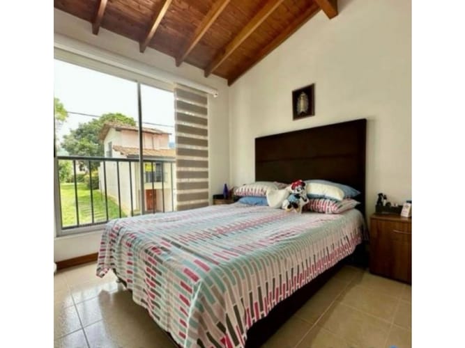 Casa de 3 alcobas en venta en Cañaverales, Itagüí, 139 m² · foto 8 de 21