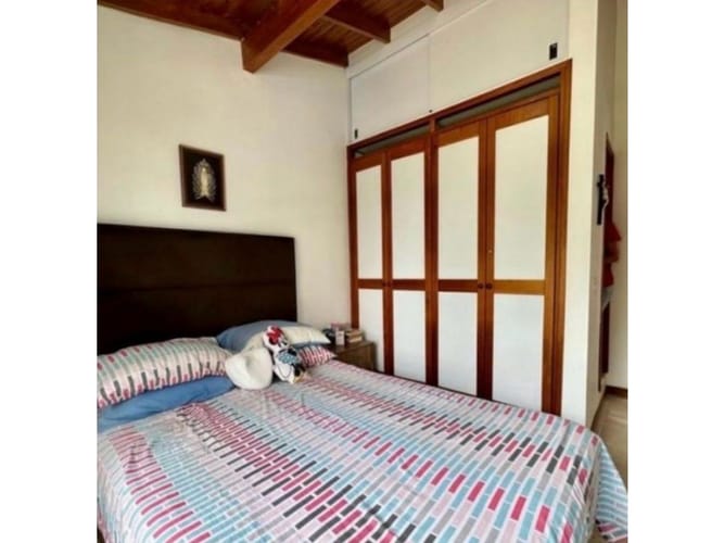 Casa de 3 alcobas en venta en Cañaverales, Itagüí, 139 m² · foto 14 de 21