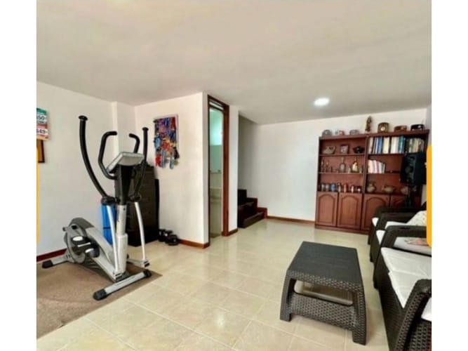 Casa de 3 alcobas en venta en Cañaverales, Itagüí, 139 m² · foto 18 de 21