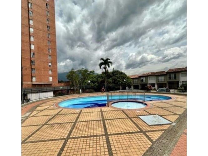 Casa de 3 alcobas en venta en Cañaverales, Itagüí, 139 m² · foto 20 de 21