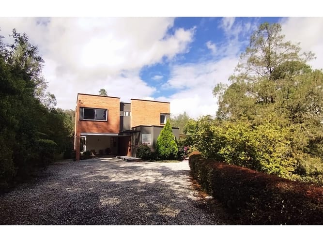 Casa de 4 alcobas en arriendo en El Retiro, 275 m² · foto 2 de 24