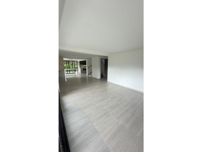 Casa de 4 alcobas en arriendo en El Retiro, 250 m² · foto 4 de 24