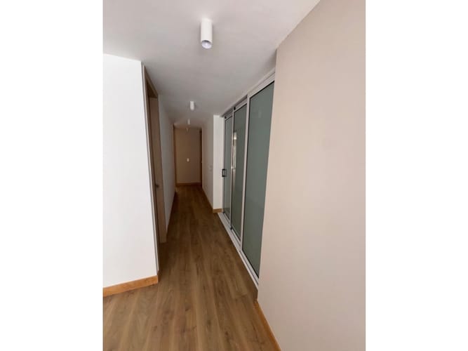 Apartamento de 3 alcobas en venta en Laureles, Floridablanca, 155 m² · foto 2 de 24