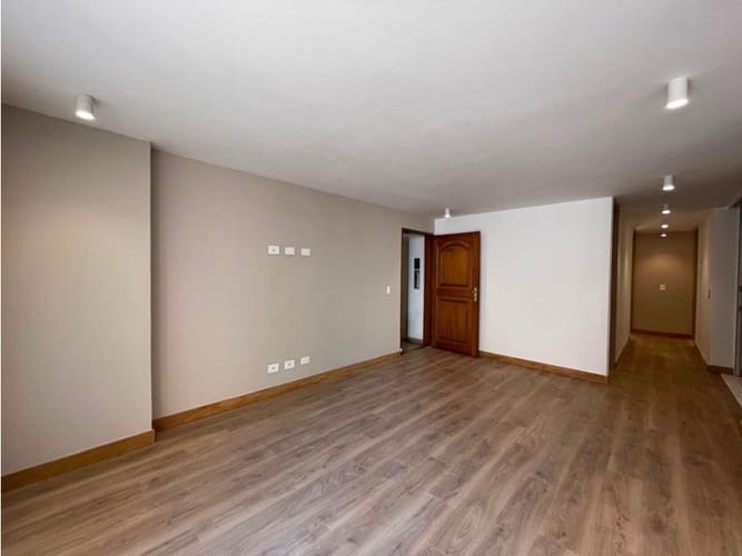 Apartamento de 3 alcobas en venta en Laureles, Floridablanca, 155 m² · foto 6 de 24