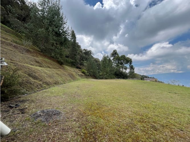 Lote en venta en Vía Las Palmas, Envigado, 4220 m² · foto 2 de 10