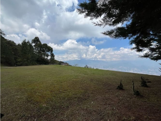 Lote en venta en Vía Las Palmas, Envigado, 4220 m² · foto 3 de 10
