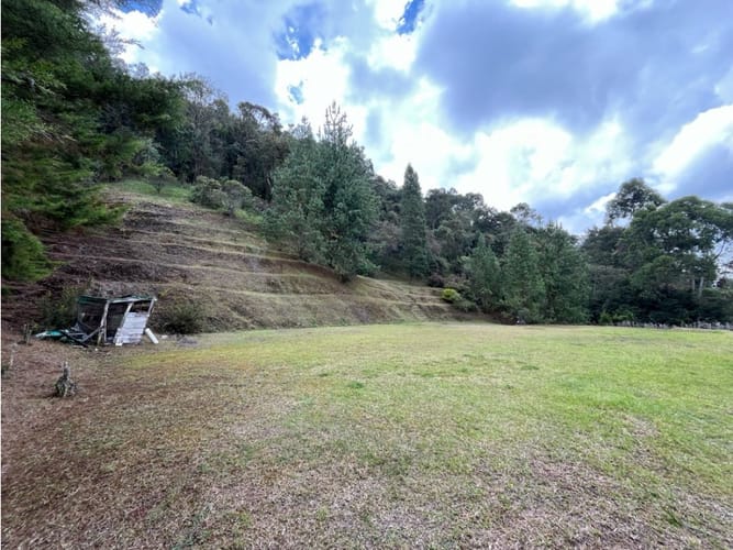 Lote en venta en Vía Las Palmas, Envigado, 4220 m² · foto 5 de 10