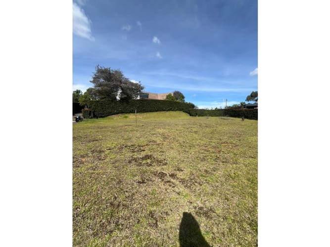Lote en venta en Pantanillo, Medellín, 1032 m² · foto 2 de 4