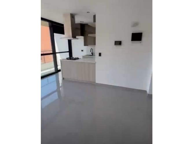 Apartamento de 3 alcobas en venta en La Castellana, Medellín, 240 m² · foto 2 de 20