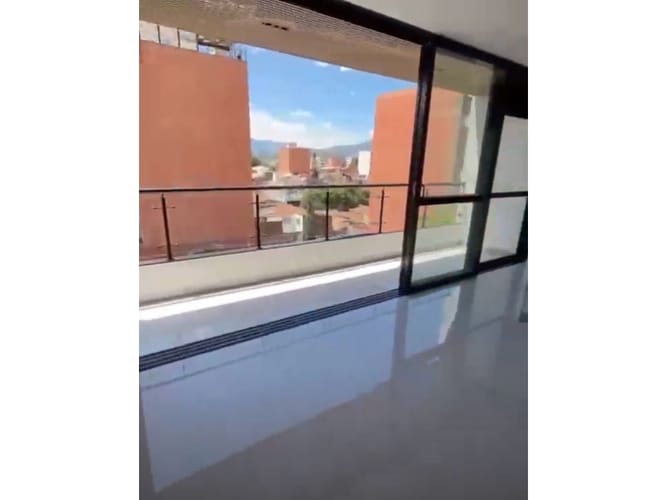 Apartamento de 3 alcobas en venta en La Castellana, Medellín, 240 m² · foto 4 de 20