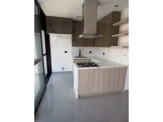 Apartamento de 3 alcobas en venta en La Castellana, Medellín, 240 m² · foto 5 de 20