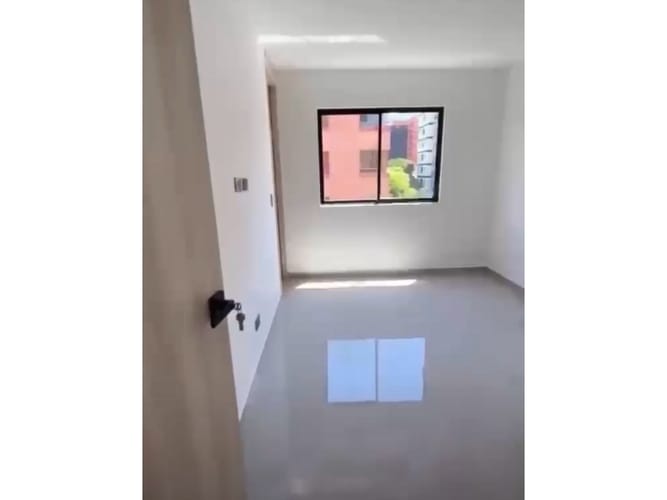 Apartamento de 3 alcobas en venta en La Castellana, Medellín, 240 m² · foto 8 de 20