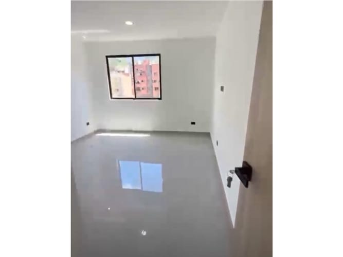 Apartamento de 3 alcobas en venta en La Castellana, Medellín, 240 m² · foto 12 de 20