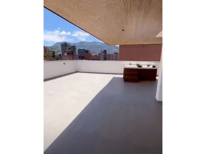 Apartamento de 3 alcobas en venta en La Castellana, Medellín, 240 m² · foto 18 de 20