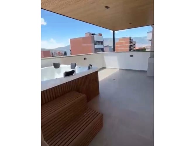 Apartamento de 3 alcobas en venta en La Castellana, Medellín, 240 m² · foto 19 de 20
