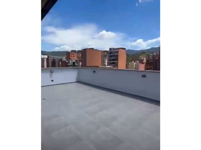 Apartamento de 3 alcobas en venta en La Castellana, Medellín, 240 m² · foto 20 de 20