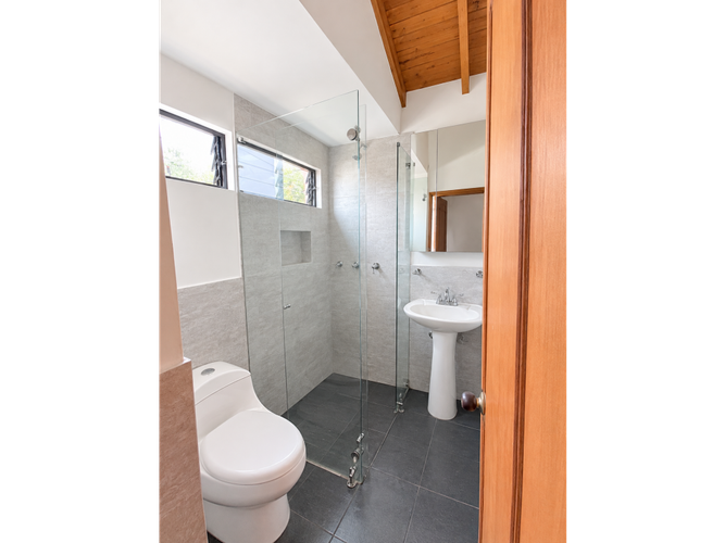 Casa de 2 alcobas en venta en San Antonio De Pereira, Rionegro, 150 m² · foto 11 de 13