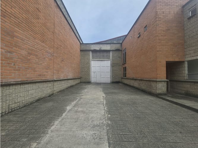 Bodega en arriendo en Barro Blanco, Rionegro, 1167 m² · foto 2 de 24
