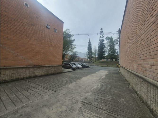 Bodega en arriendo en Barro Blanco, Rionegro, 1167 m² · foto 3 de 24