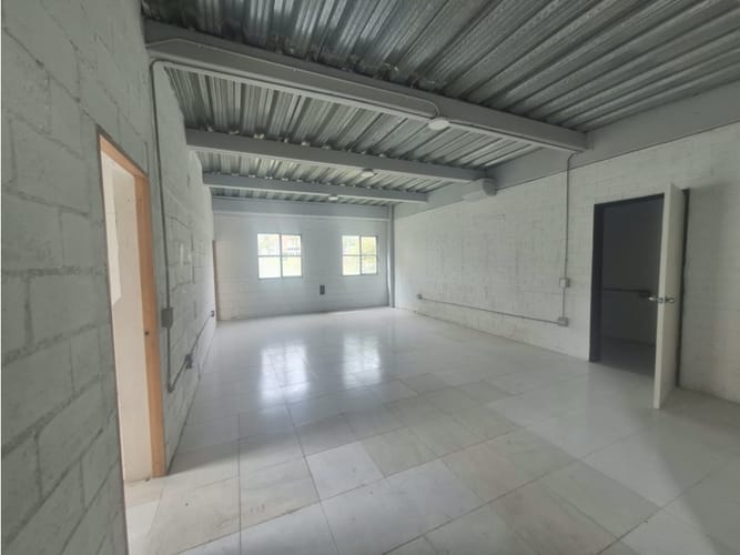 Bodega en arriendo en Barro Blanco, Rionegro, 1167 m² · foto 10 de 24
