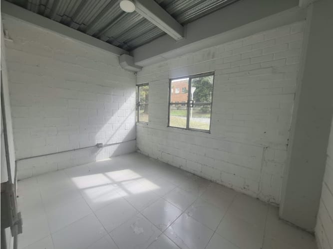 Bodega en arriendo en Barro Blanco, Rionegro, 1167 m² · foto 11 de 24