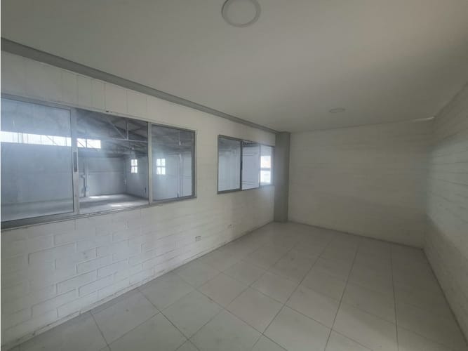 Bodega en arriendo en Barro Blanco, Rionegro, 1167 m² · foto 21 de 24