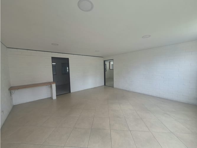 Bodega en arriendo en Barro Blanco, Rionegro, 1167 m² · foto 22 de 24