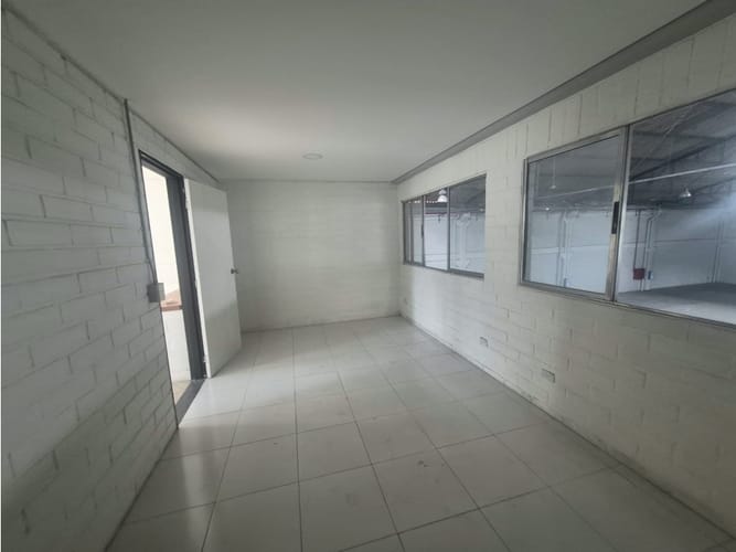 Bodega en arriendo en Barro Blanco, Rionegro, 1167 m² · foto 24 de 24