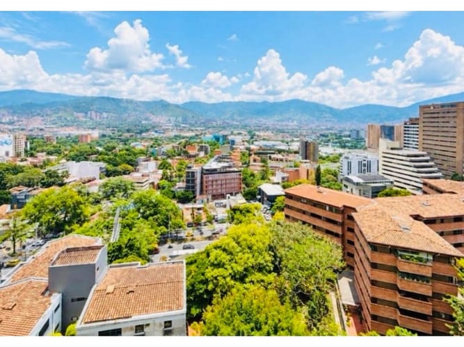 Apartamento de 2 alcobas en venta en Altos Del Poblado, Medellín, 110 m² · foto 2 de 21