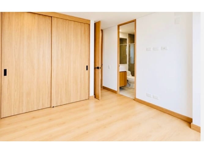 Apartamento de 2 alcobas en venta en Altos Del Poblado, Medellín, 110 m² · foto 10 de 21