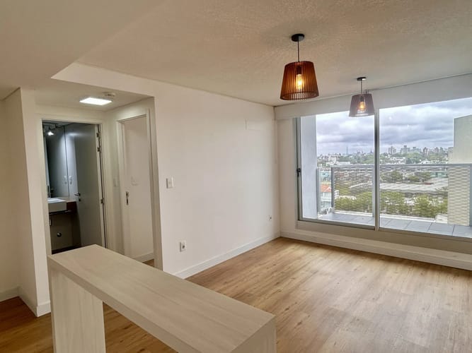 Alquiler Apartamento De 1 Dormitorio Muy Luminoso Excelentes Servicios En Buceo · Photo 1