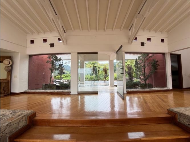 Casa de 6 alcobas en arriendo en Santa Elena, El Retiro, 700 m² · foto 13 de 18