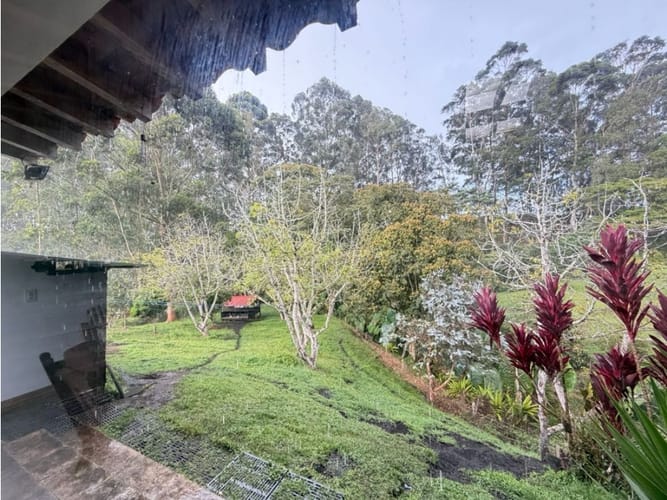 Casa de 3 alcobas en arriendo en El Cerro, Rionegro, 370 m² · foto 2 de 18
