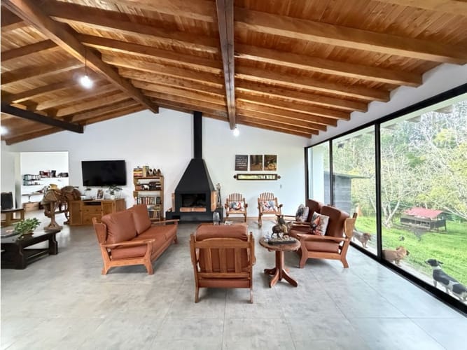 Casa de 3 alcobas en arriendo en El Cerro, Rionegro, 370 m² · foto 4 de 18