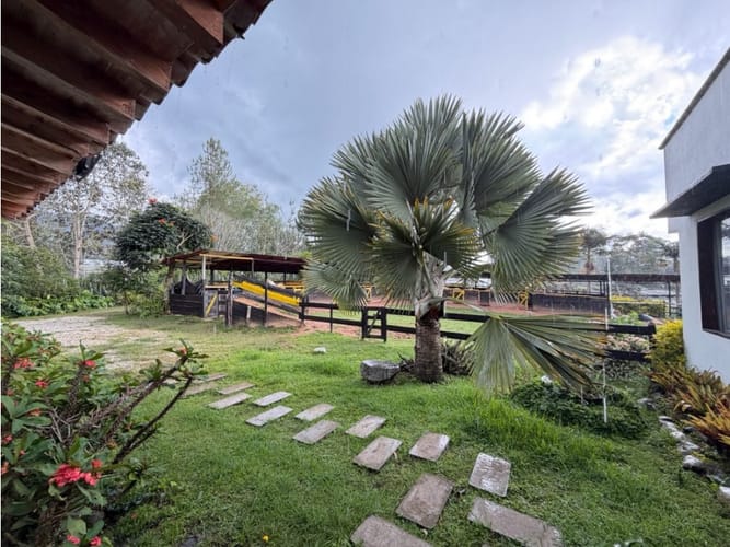 Casa de 3 alcobas en arriendo en El Cerro, Rionegro, 370 m² · foto 7 de 18