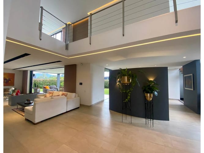 Casa de 5 alcobas en venta en Llano Grande, Rionegro, 800 m² · foto 3 de 24