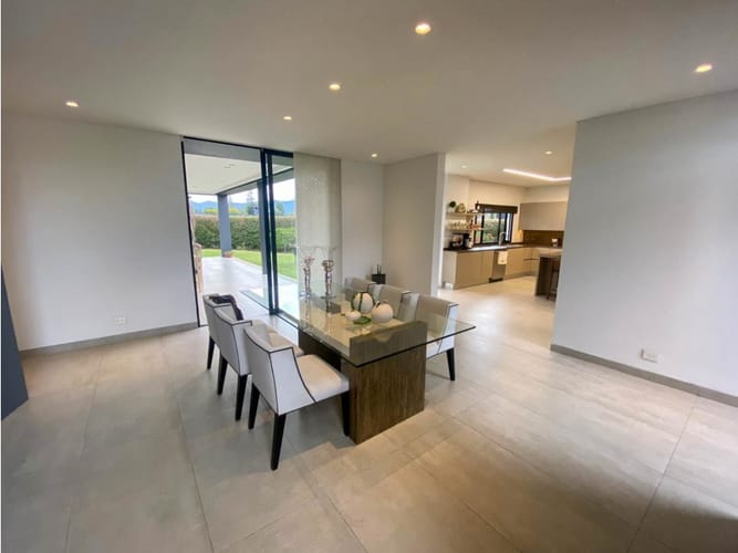 Casa de 5 alcobas en venta en Llano Grande, Rionegro, 800 m² · foto 8 de 24