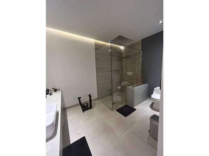 Casa de 5 alcobas en venta en Llano Grande, Rionegro, 800 m² · foto 19 de 24