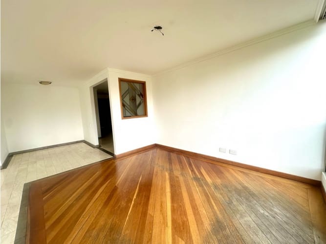 Apartamento de 4 alcobas en venta en El Castillo, Medellín, 227 m² · foto 9 de 24